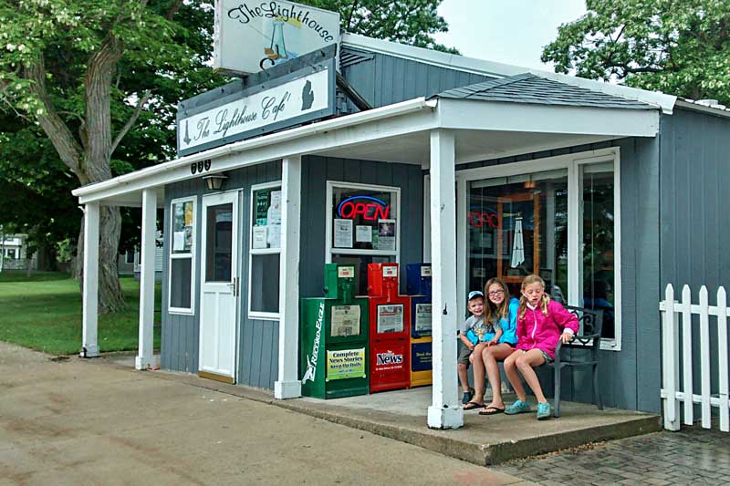 the lighthouse cafe in elberta michigan